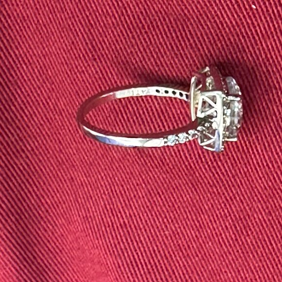 Sparkling Faceted Clear Crystal Square Halo Silver-Tone Ring Size 8. - Picture 15 of 16